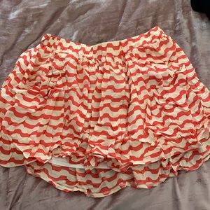 Skirt with pockets (also comes in a blue color).